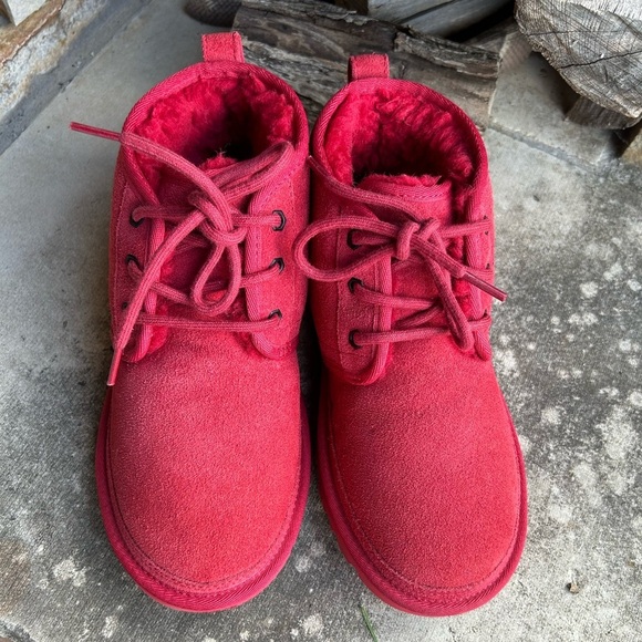 UGG Australia Neumel Samba Red Suede Boots Vibrant Minimalist Design NWOBSz-7. R - Picture 7 of 12